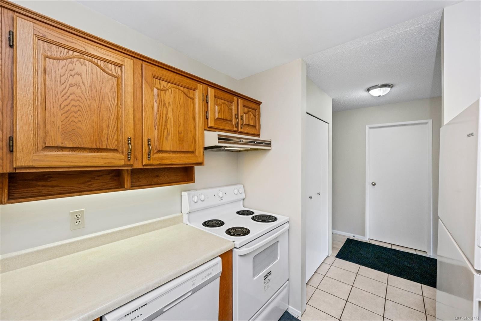 404-435 Festubert St, Duncan, BC - Indoor Photo Showing Kitchen