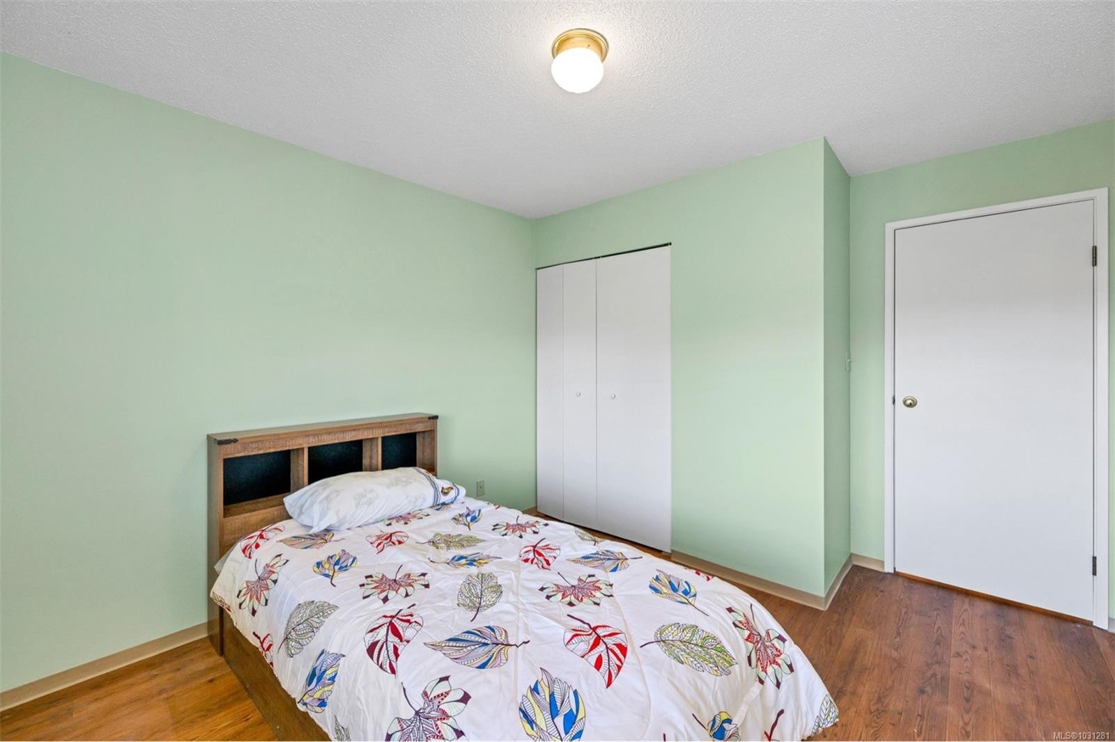 404-435 Festubert St, Duncan, BC - Indoor Photo Showing Bedroom