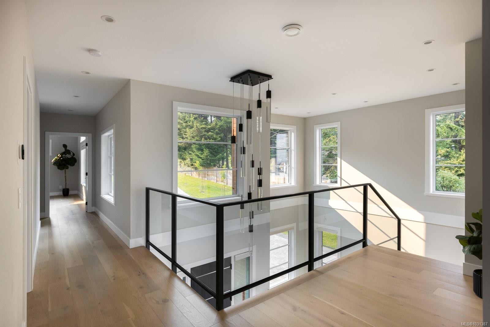 8213 Lochside Dr, Central Saanich, BC
