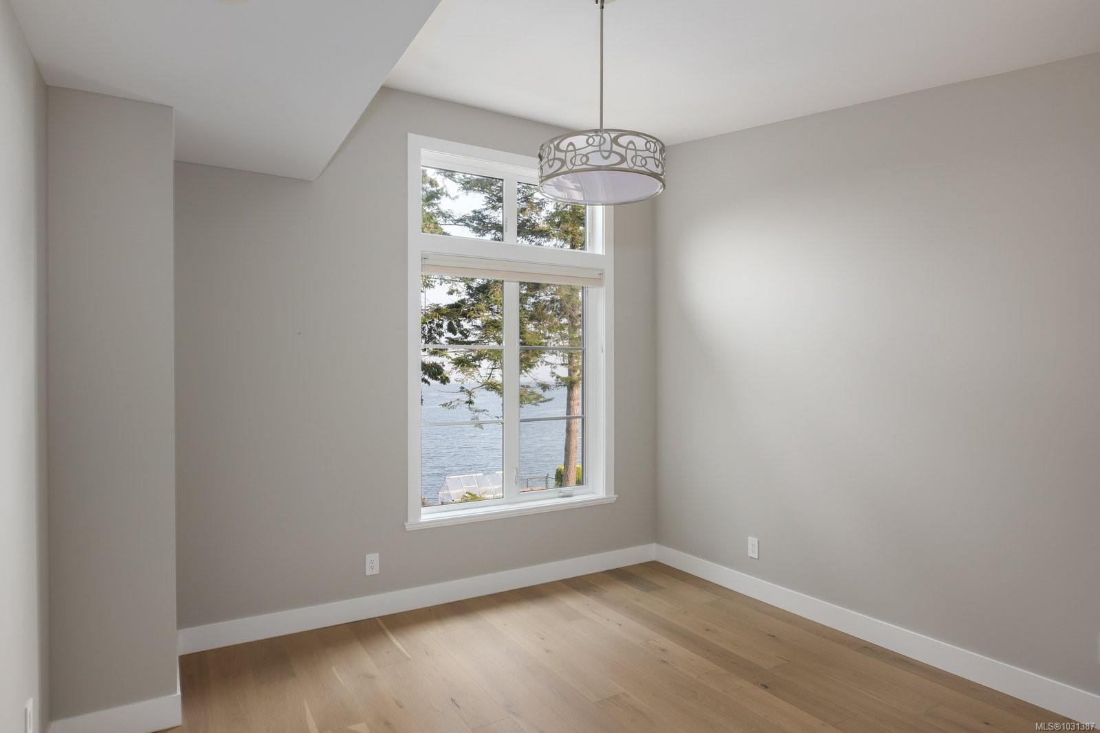 8213 Lochside Dr, Central Saanich, BC