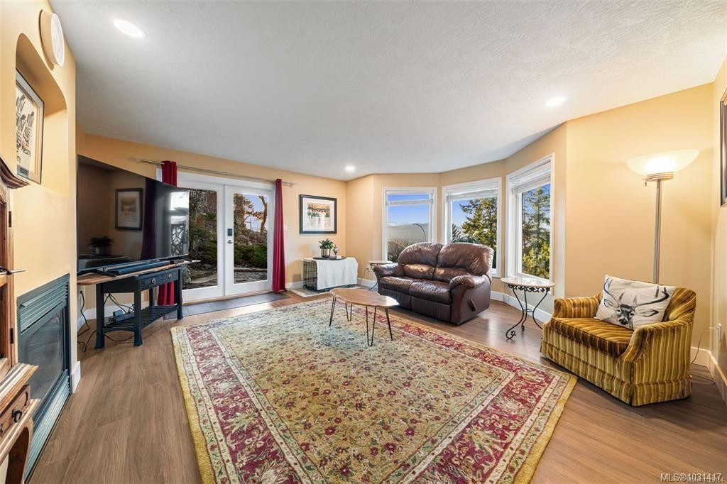 6092 Chippewa Rd, Duncan, BC