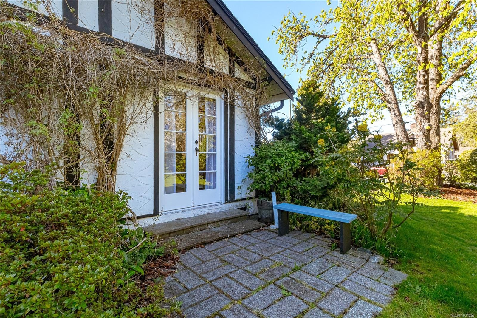 3777 Craigmillar Ave, Saanich, BC