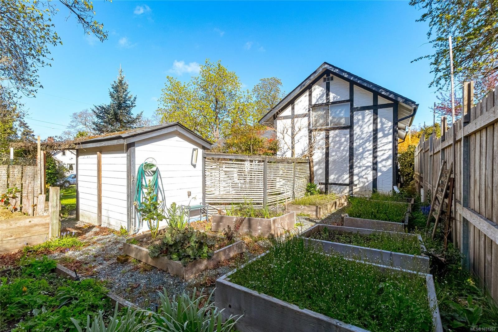 3777 Craigmillar Ave, Saanich, BC