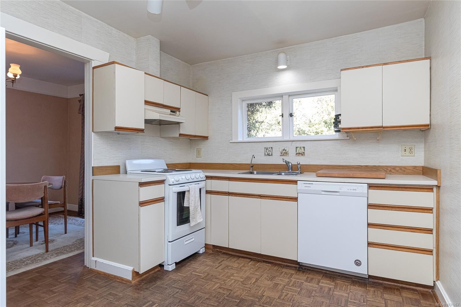3777 Craigmillar Ave, Saanich, BC