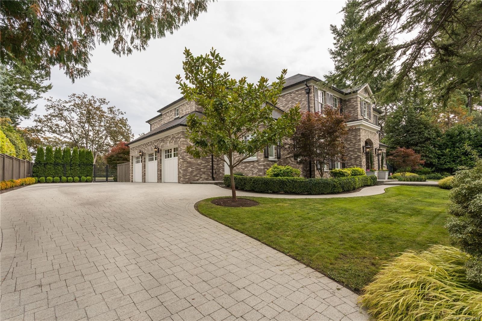 3085 Southdowne Rd, Oak Bay, BC