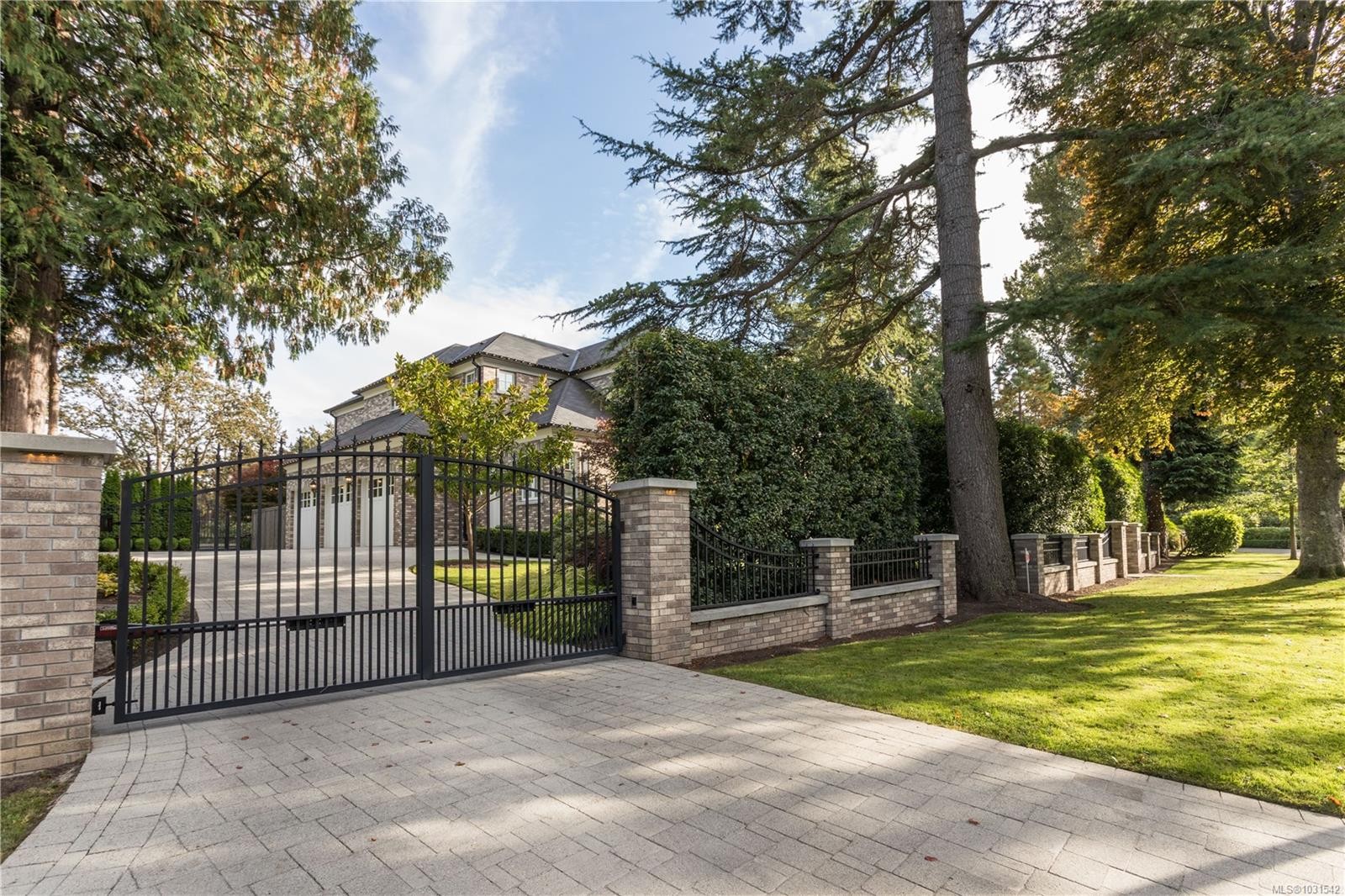 3085 Southdowne Rd, Oak Bay, BC