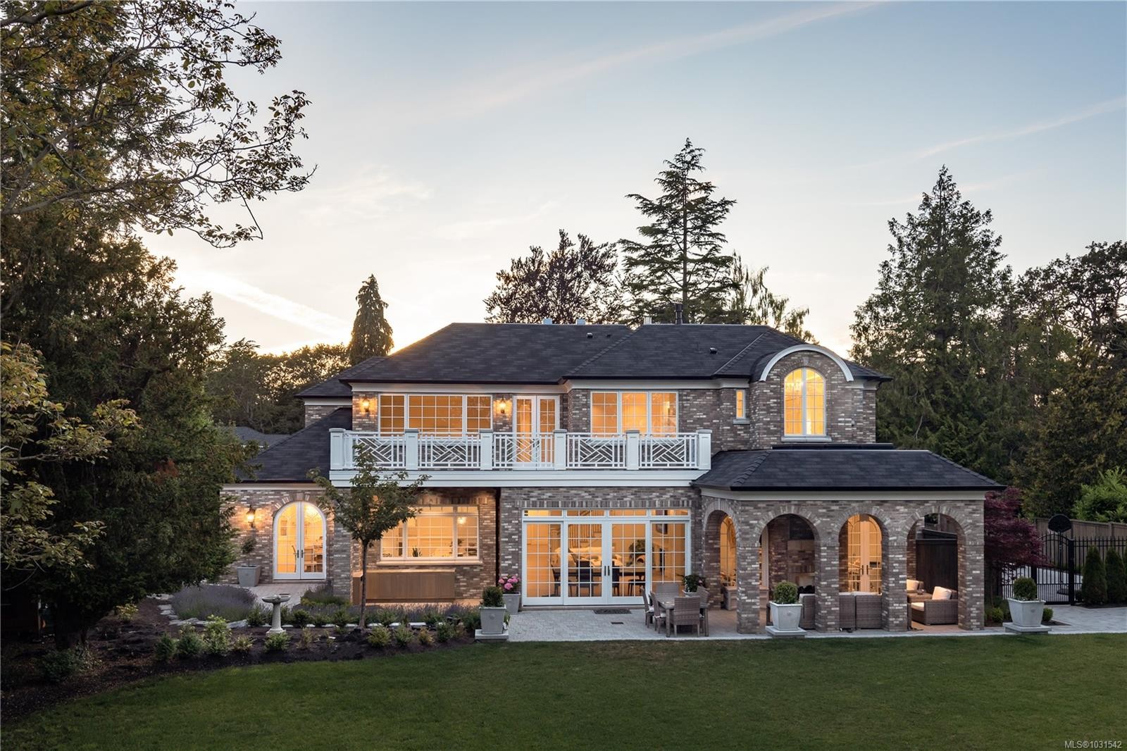 3085 Southdowne Rd, Oak Bay, BC