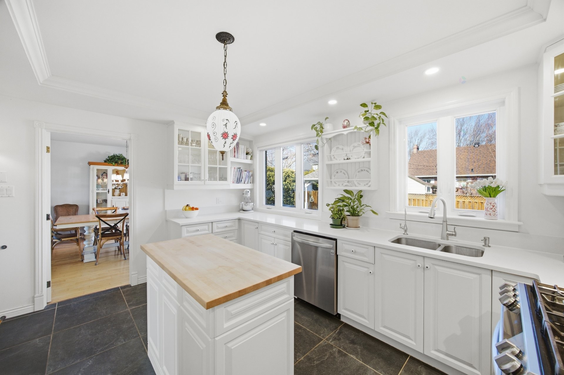 Vue d'ensemble - 880 Rue Gagnon, Saint-Hyacinthe, QC - Indoor Photo Showing Kitchen With Double Sink