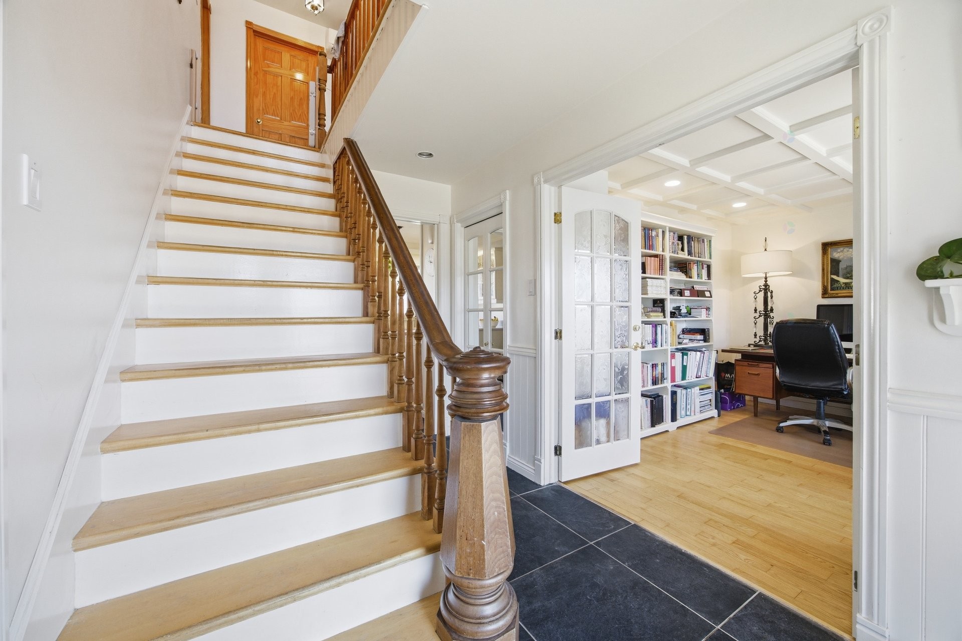 Hall d'entrée/Vestibule - 880 Rue Gagnon, Saint-Hyacinthe, QC - Indoor Photo Showing Other Room