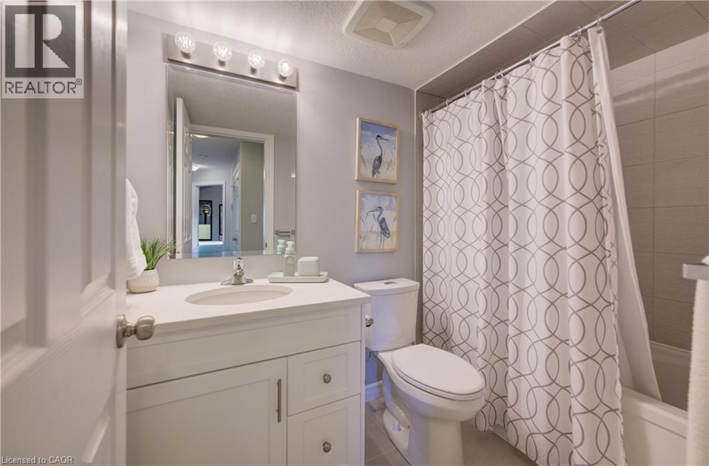 156 Wheat Lane, Kitchener, ON - Indoor Photo Showing Bathroom