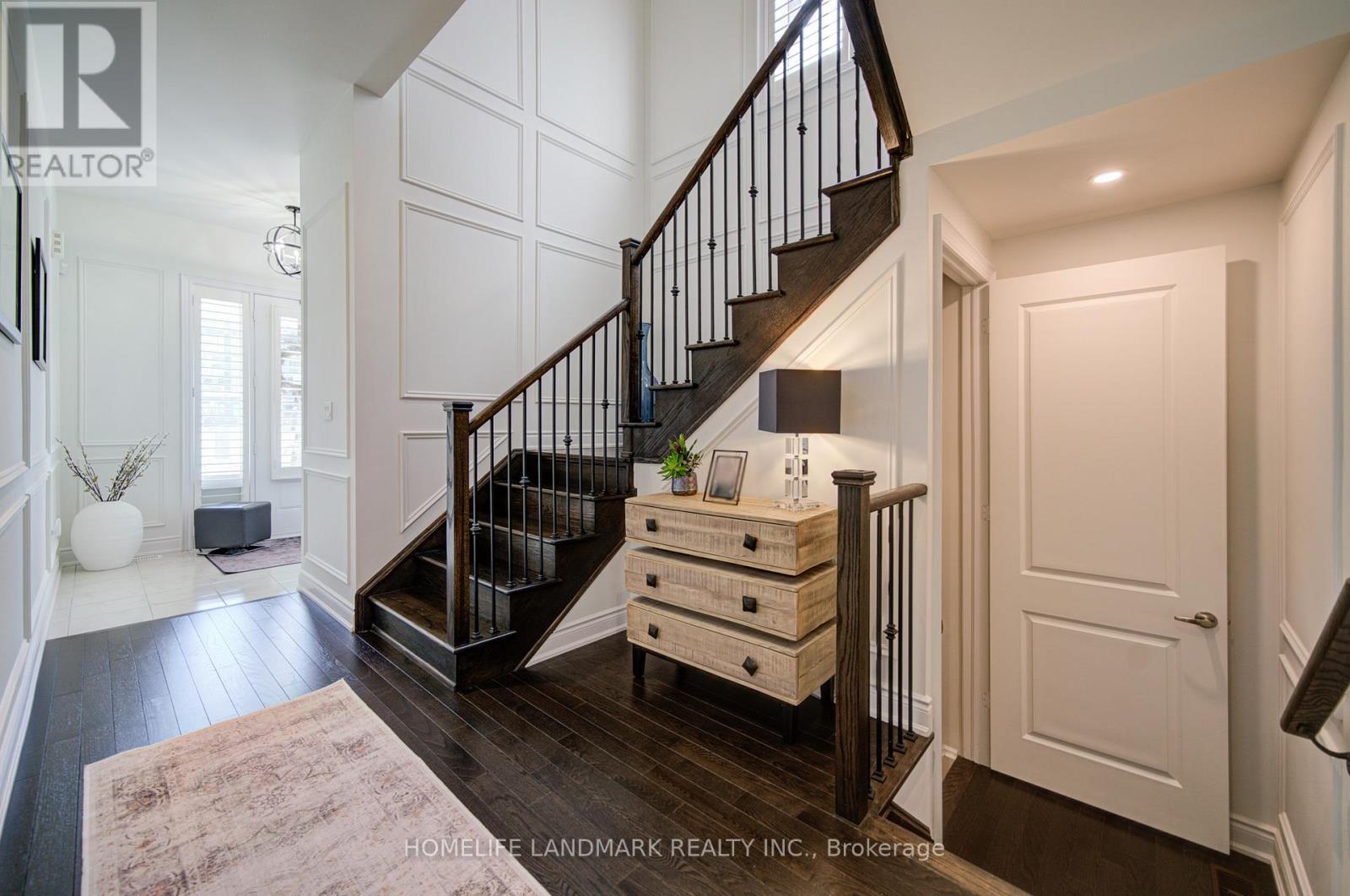 1369 Yellow Rose Circle, Oakville, ON - Indoor Photo Showing Other Room