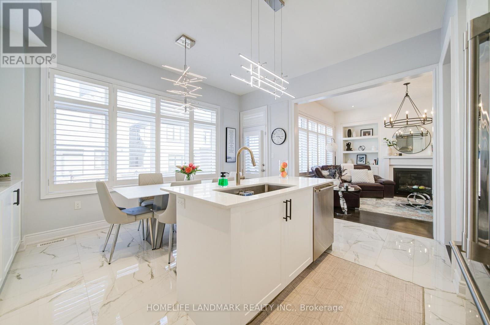 1369 Yellow Rose Circle, Oakville, ON - Indoor