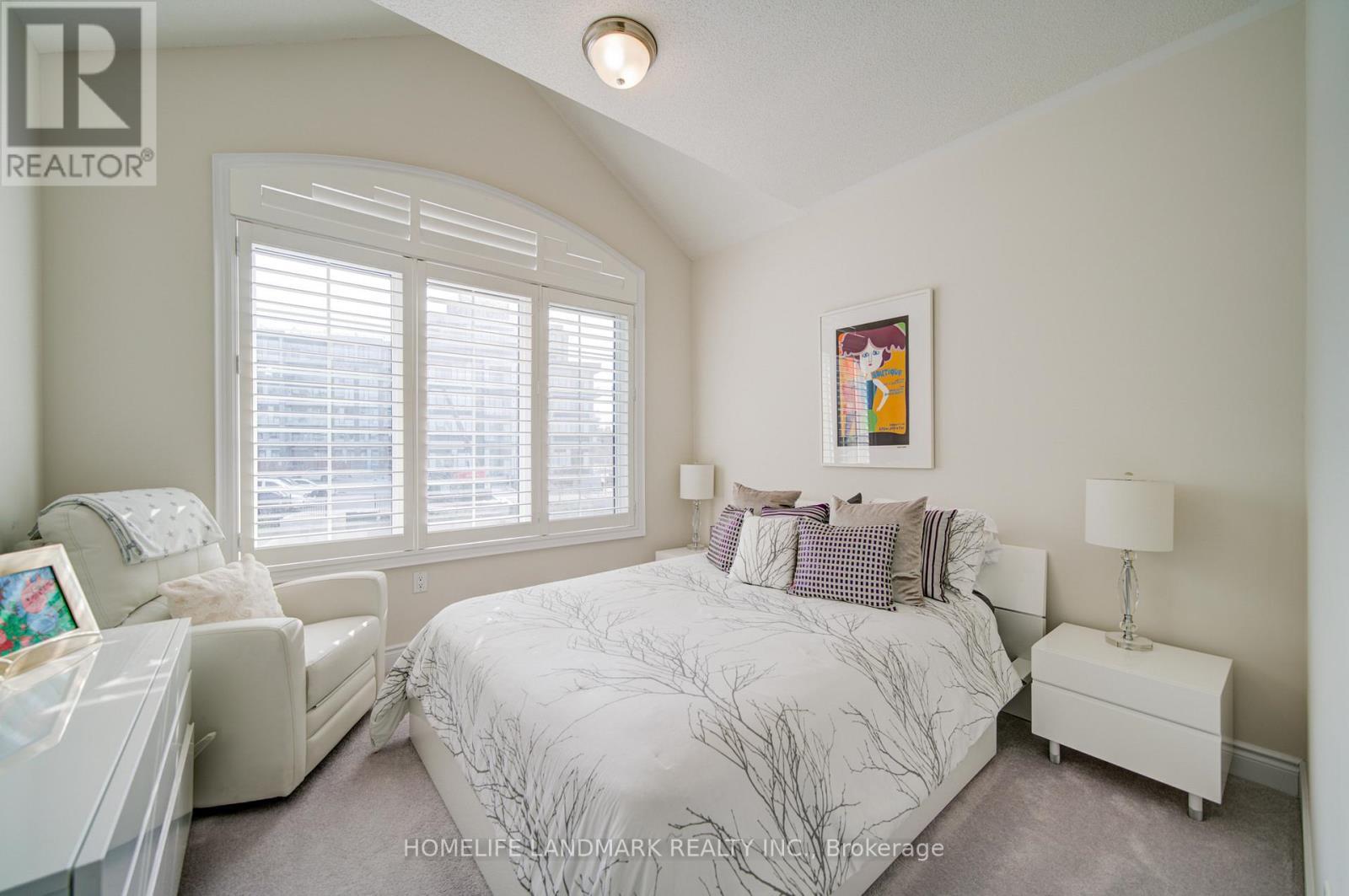1369 Yellow Rose Circle, Oakville, ON - Indoor Photo Showing Bedroom