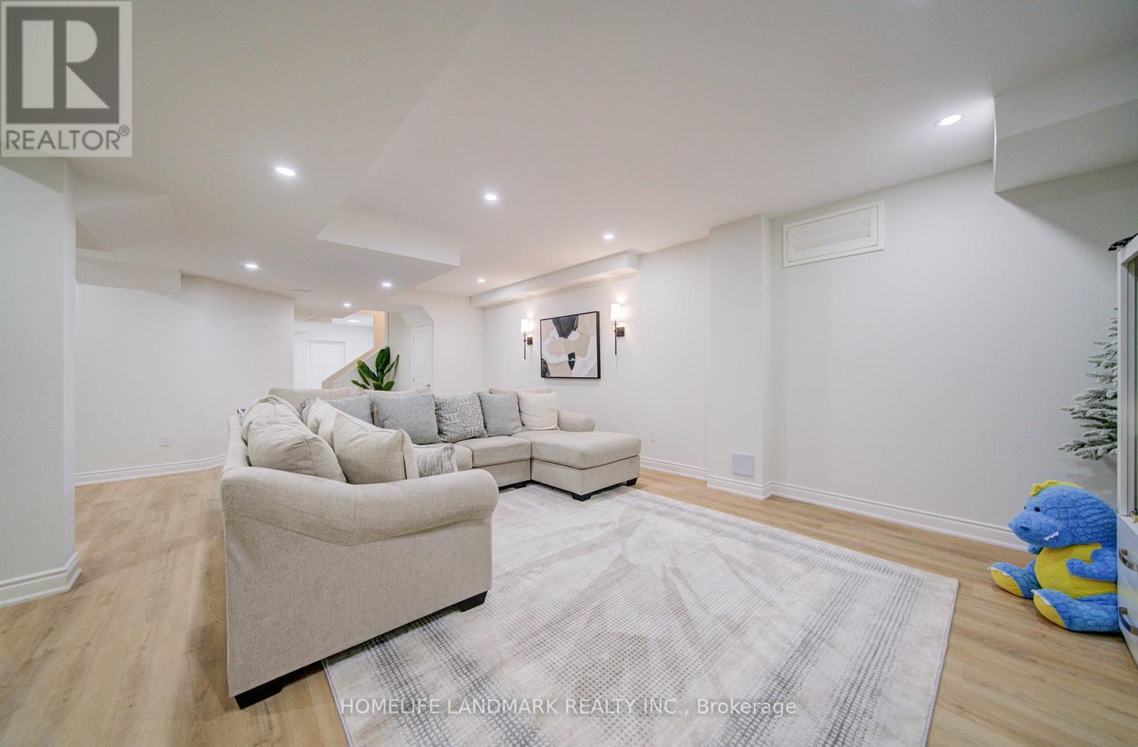 1369 Yellow Rose Circle, Oakville, ON - Indoor