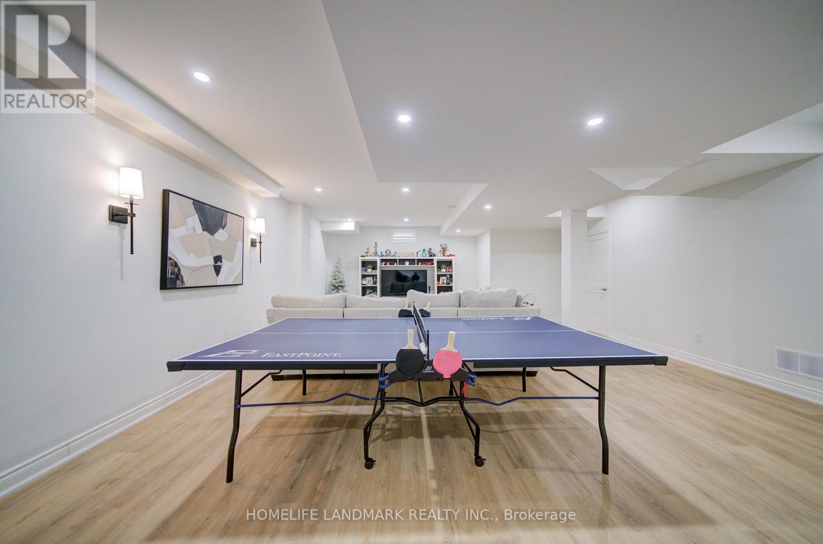 1369 Yellow Rose Circle, Oakville, ON - Indoor Photo Showing Other Room