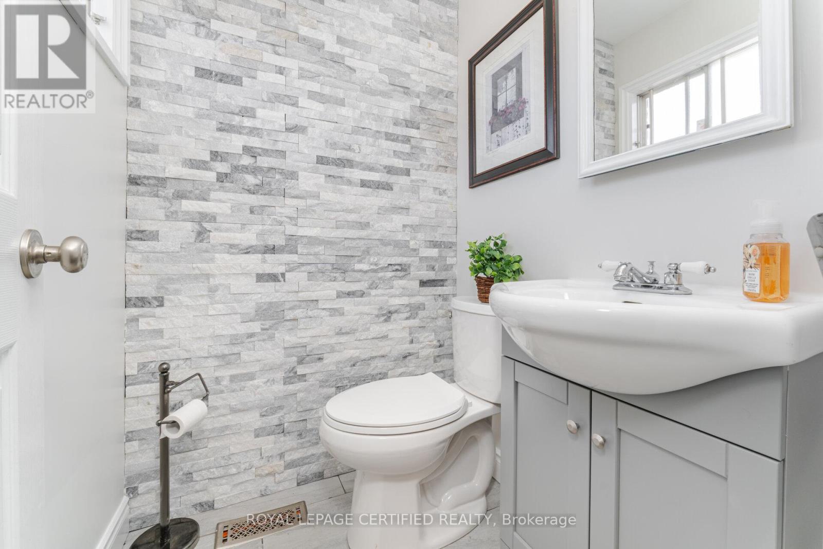 5 Stockman Crescent, Halton Hills, ON - Indoor Photo Showing Bathroom
