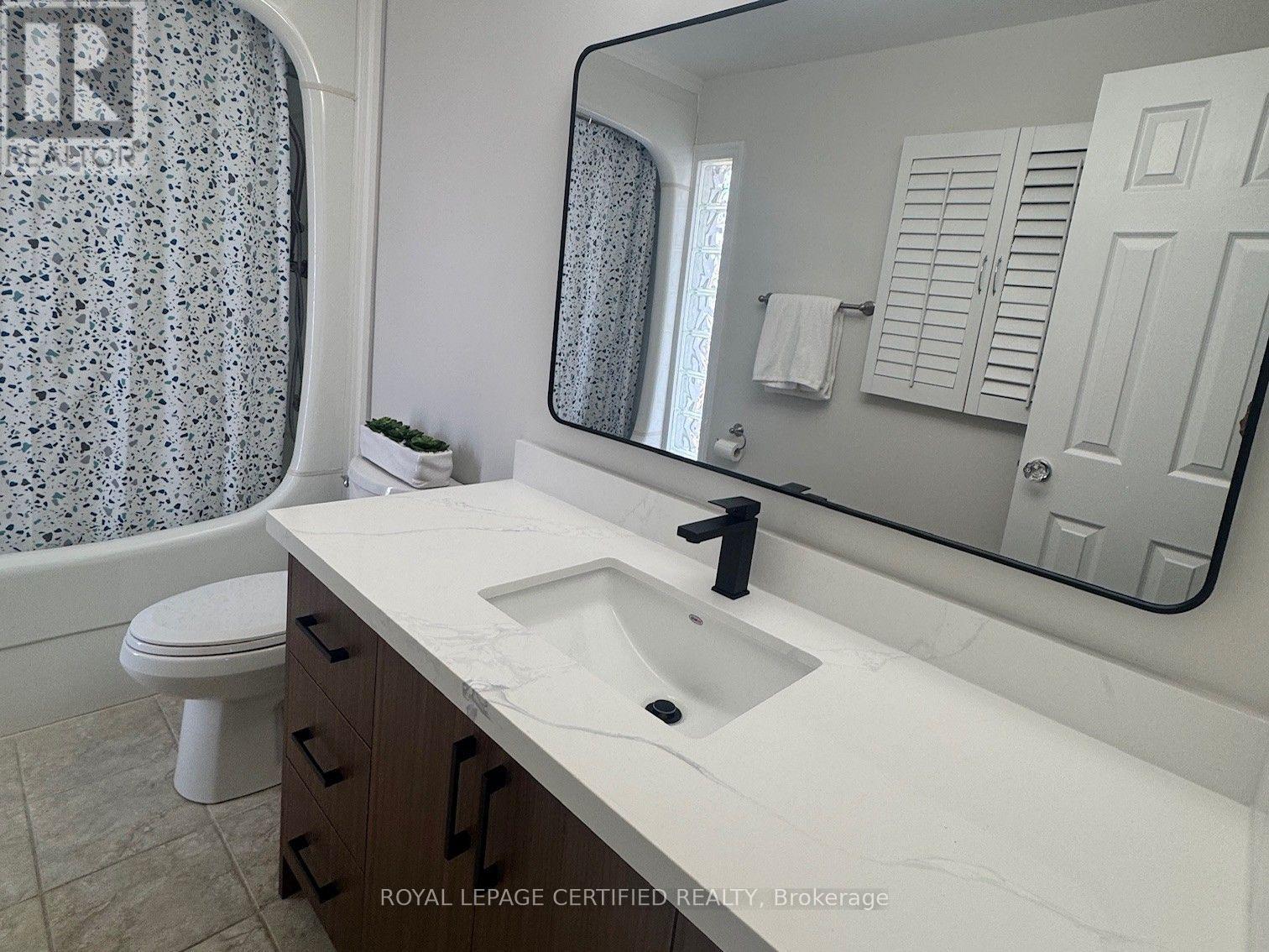 5 Stockman Crescent, Halton Hills, ON - Indoor Photo Showing Bathroom