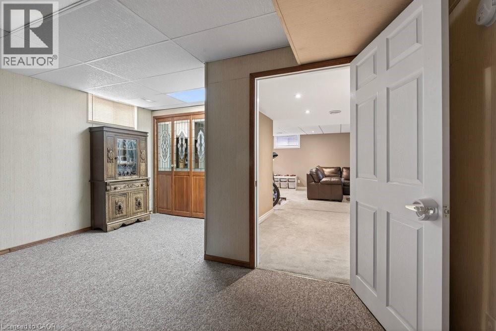 39 Trenholme Crescent, Hamilton, ON - Indoor Photo Showing Other Room