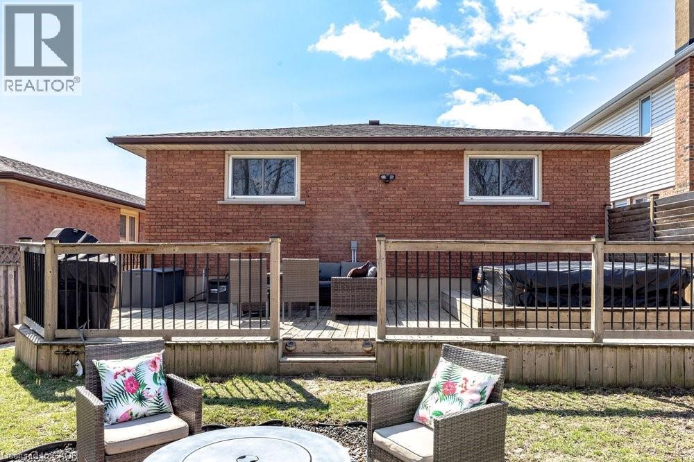 39 Trenholme Crescent, Hamilton, ON - Outdoor With Deck Patio Veranda With Exterior