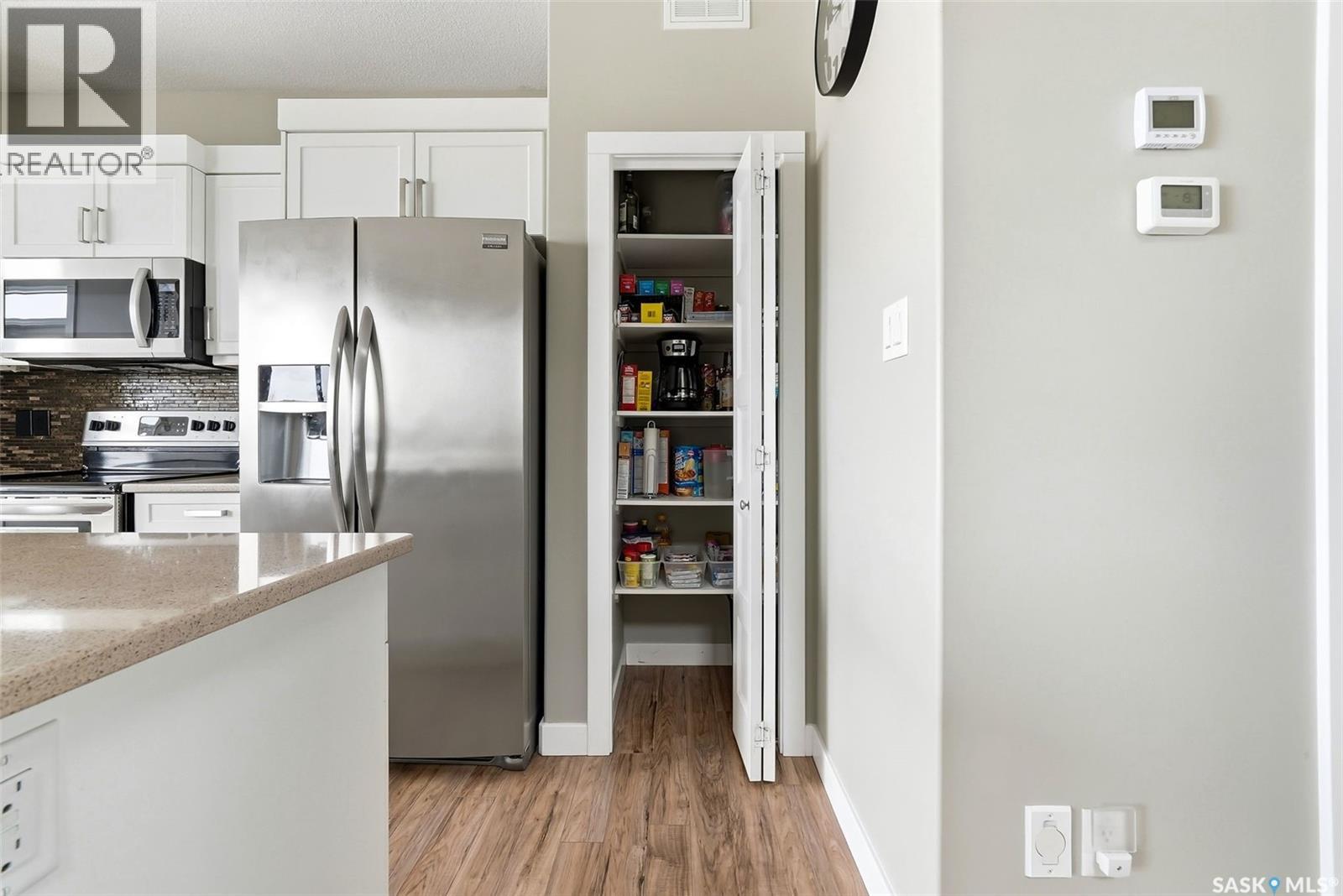 5668 Pearsall Crescent, Regina, SK - Indoor Photo Showing Kitchen With Stainless Steel Kitchen