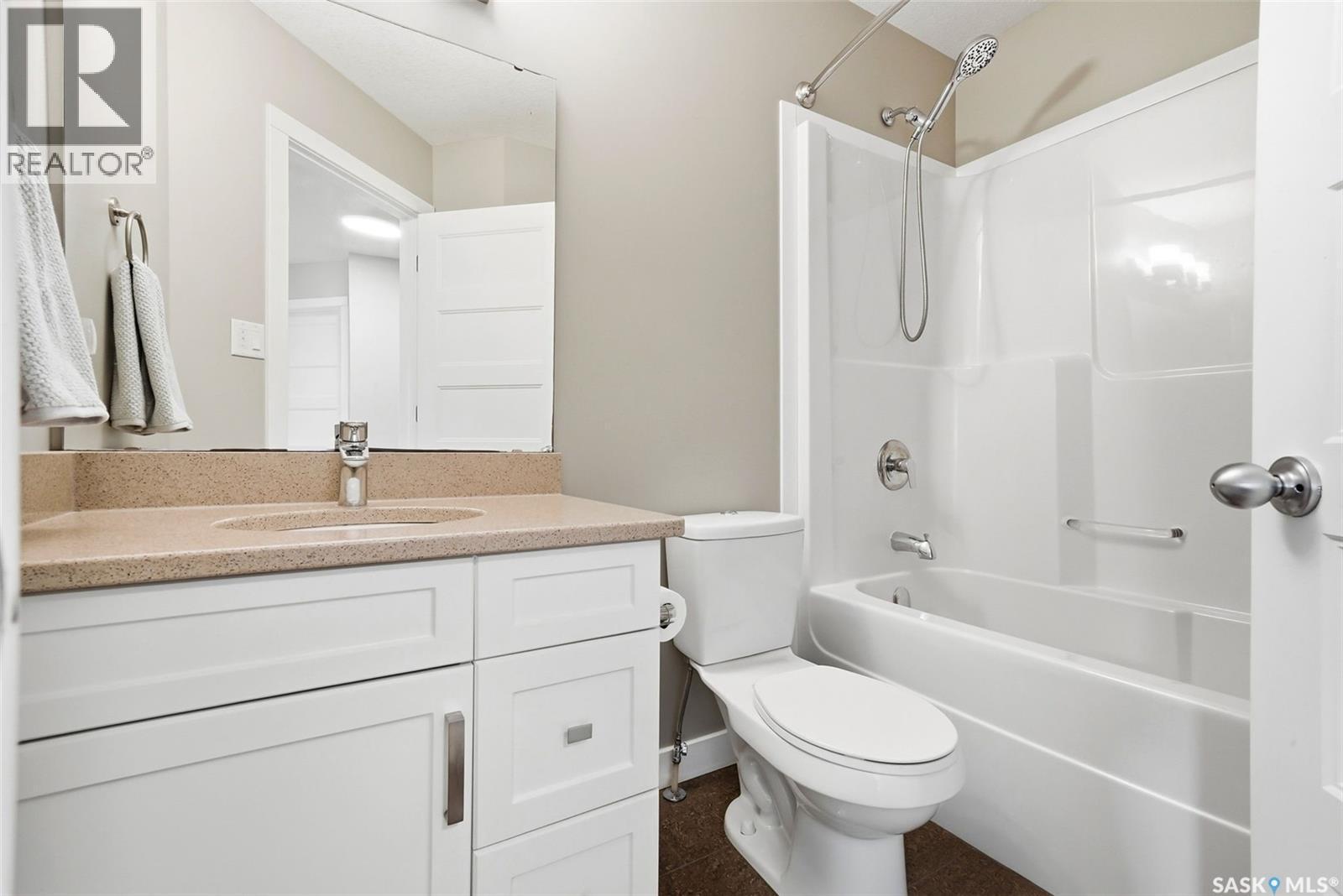 5668 Pearsall Crescent, Regina, SK - Indoor Photo Showing Bathroom