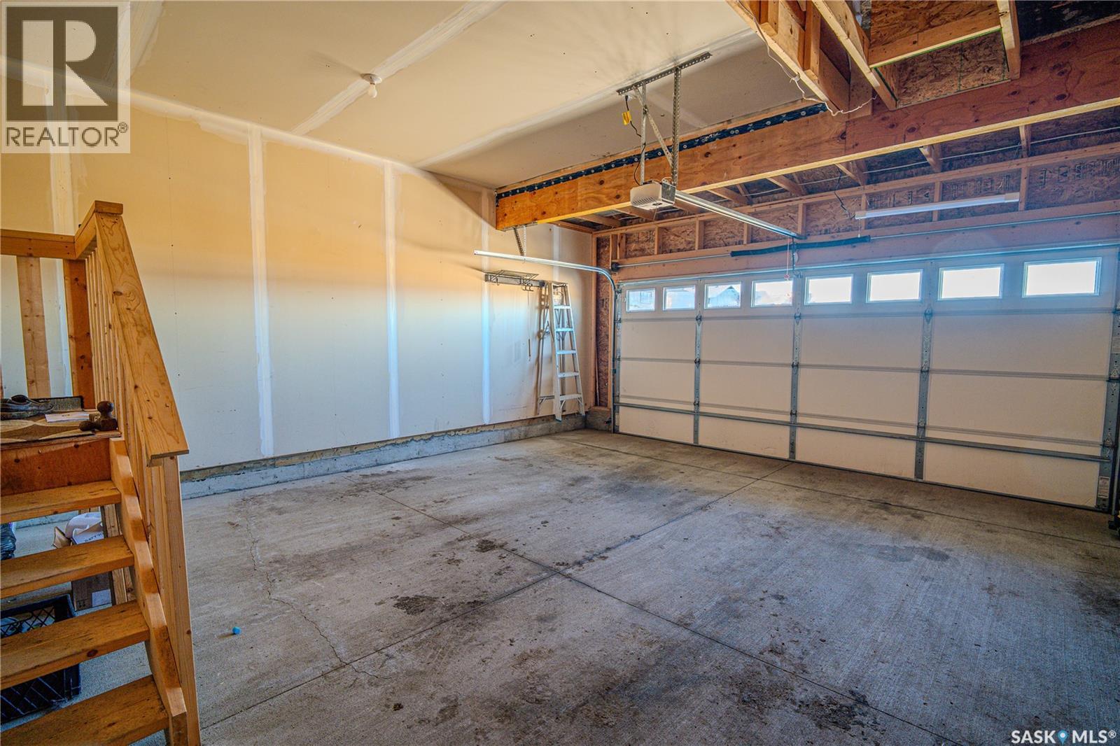 4529 E Keller Avenue, Regina, SK - Indoor Photo Showing Garage
