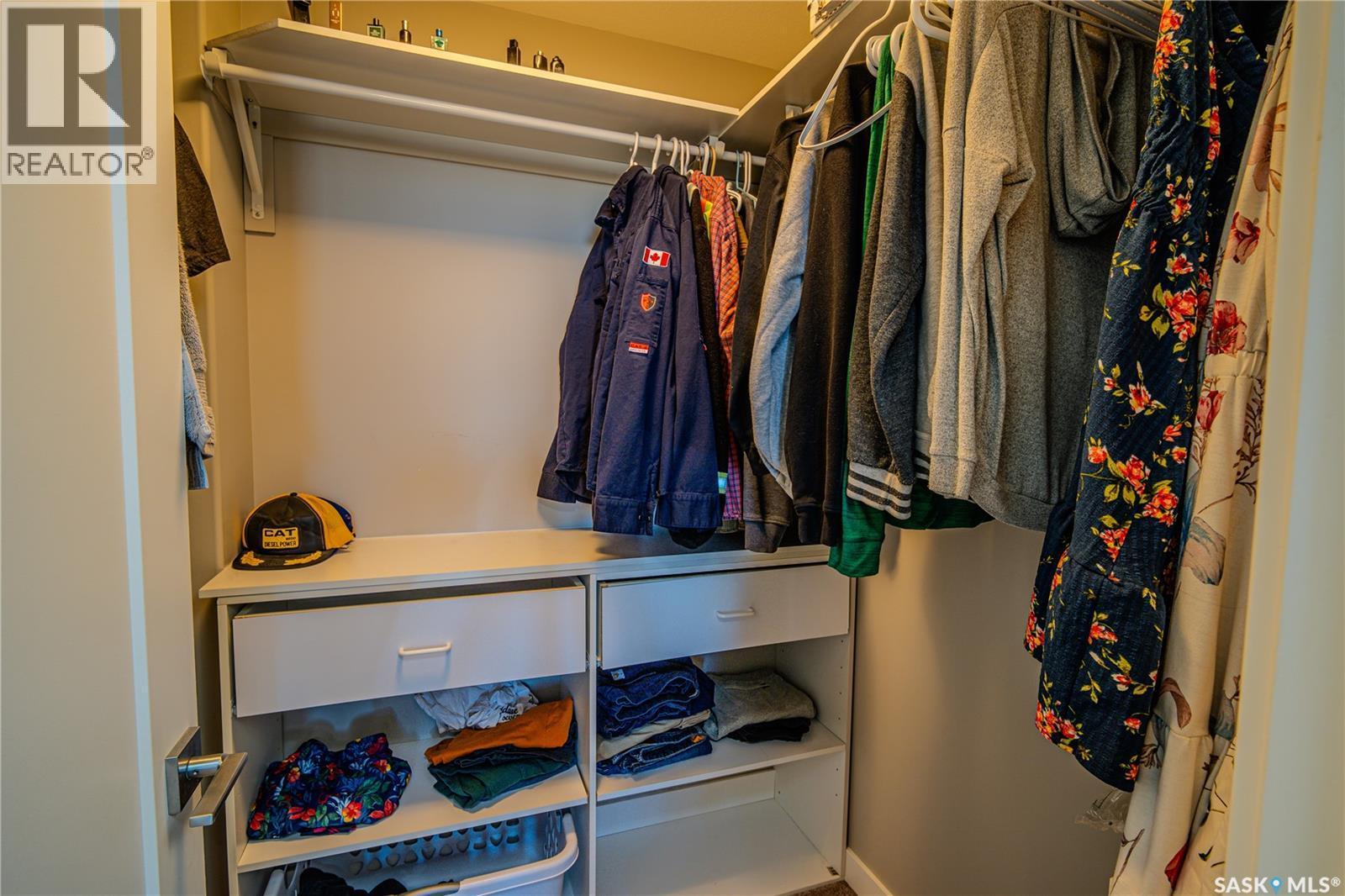 4529 E Keller Avenue, Regina, SK - Indoor With Storage