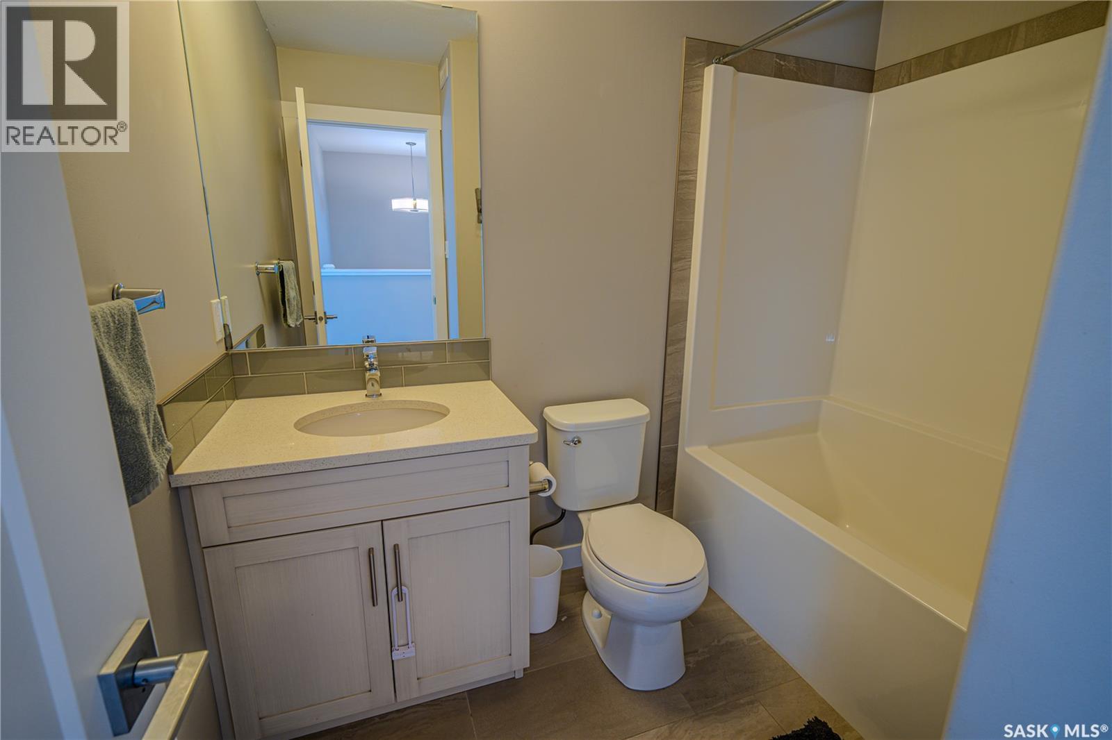 4529 E Keller Avenue, Regina, SK - Indoor Photo Showing Bathroom