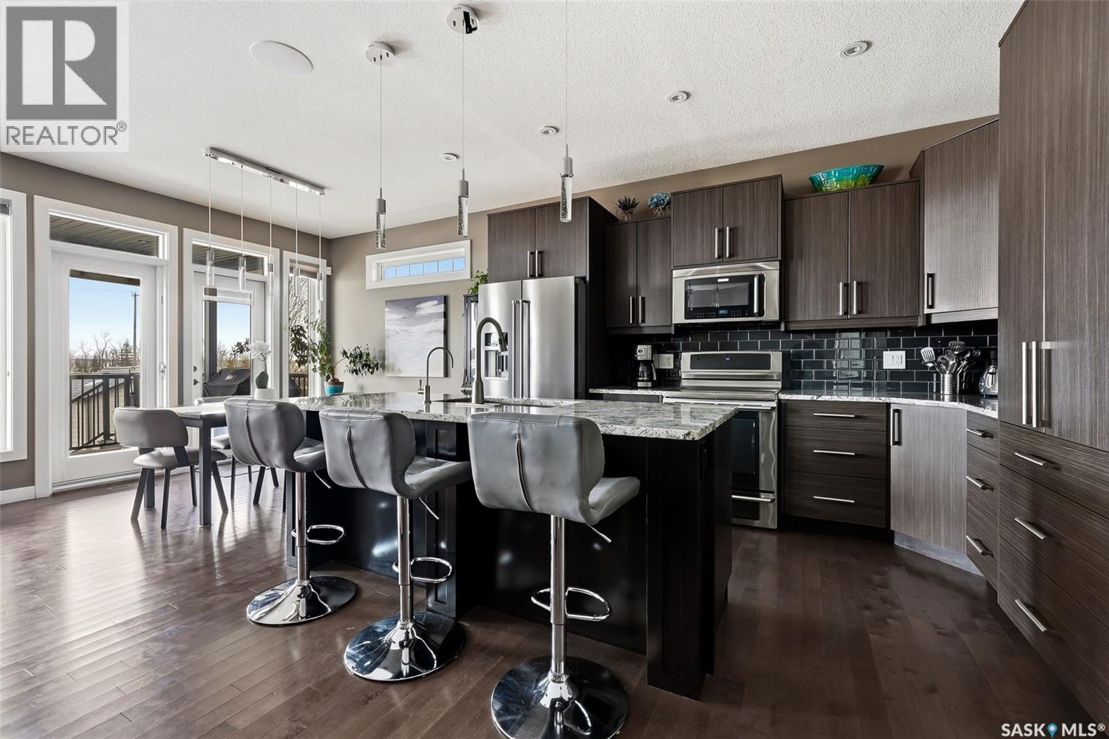 6040 Little Pine Loop, Regina, SK - Indoor Photo Showing Kitchen With Stainless Steel Kitchen With Upgraded Kitchen