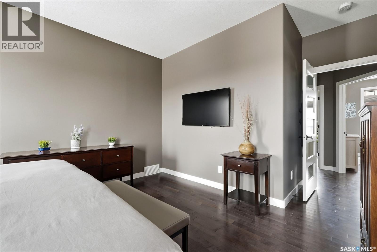 6040 Little Pine Loop, Regina, SK - Indoor Photo Showing Bedroom