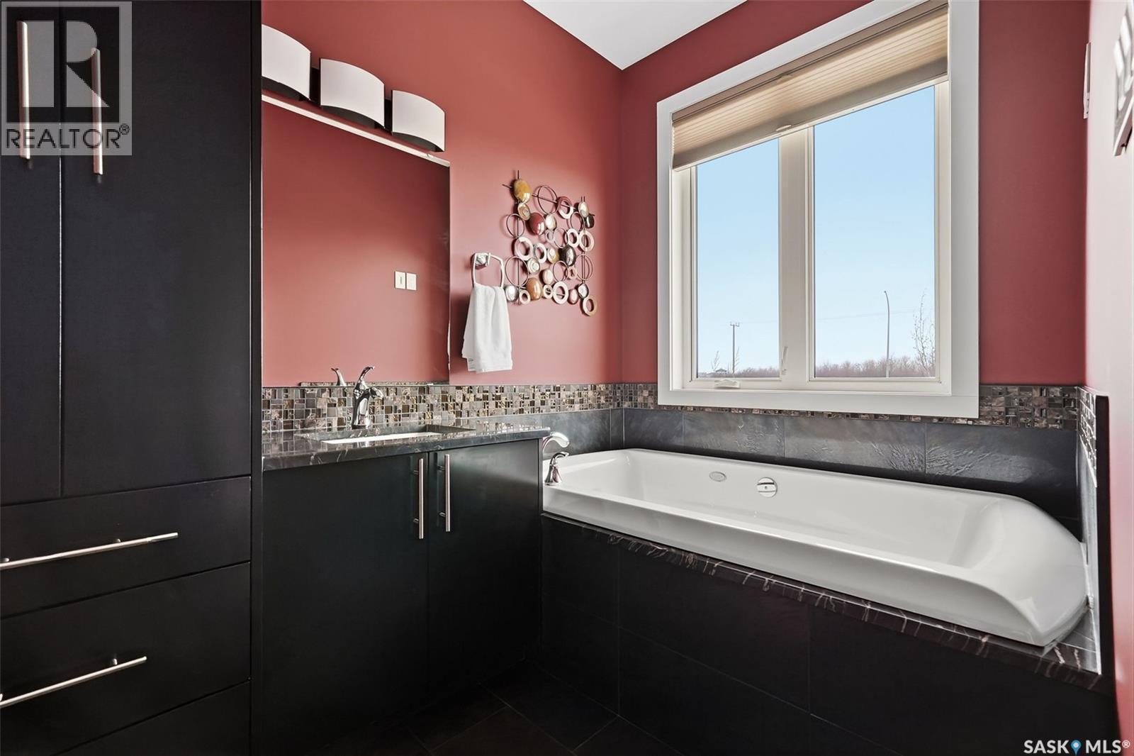 6040 Little Pine Loop, Regina, SK - Indoor Photo Showing Bathroom