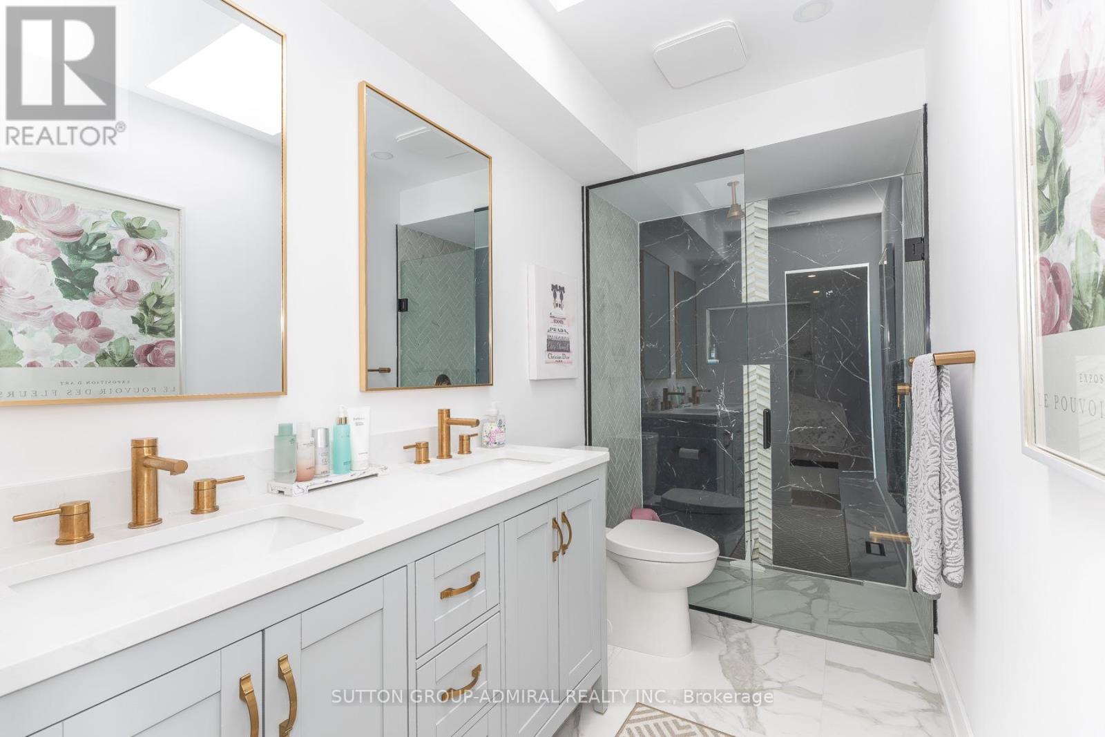 37 Spring Gate Boulevard, Vaughan, ON - Indoor Photo Showing Bathroom