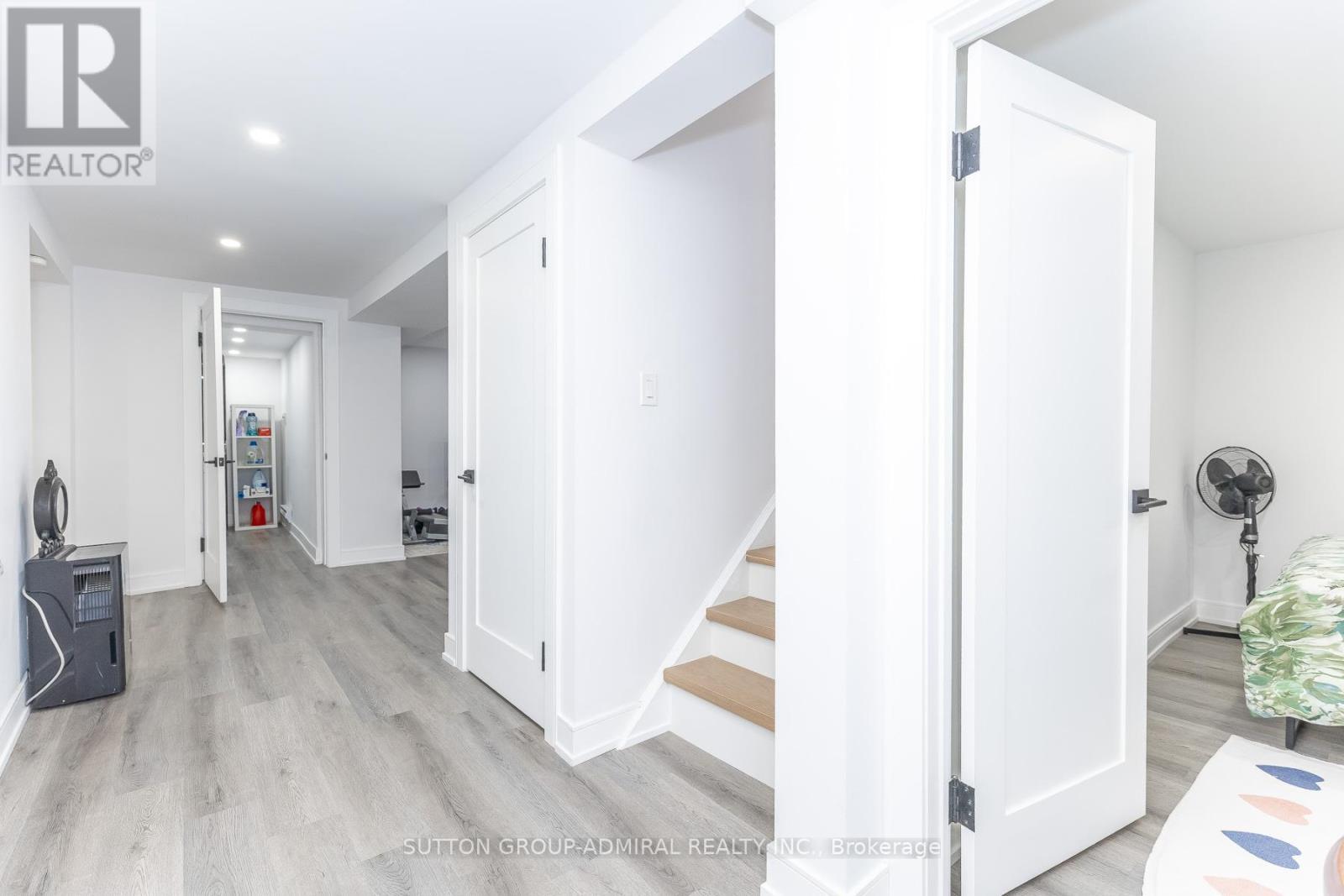 37 Spring Gate Boulevard, Vaughan, ON - Indoor Photo Showing Other Room