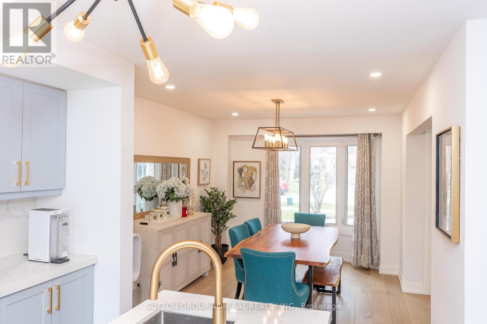 37 Spring Gate Boulevard, Vaughan, ON - Indoor Photo Showing Dining Room