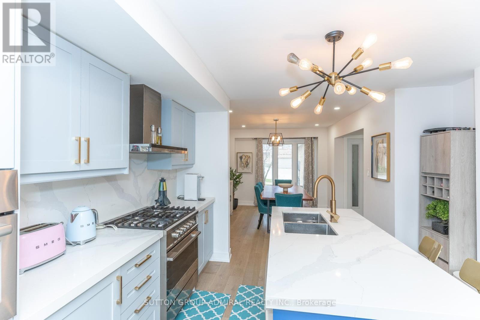37 Spring Gate Boulevard, Vaughan, ON - Indoor Photo Showing Kitchen With Double Sink