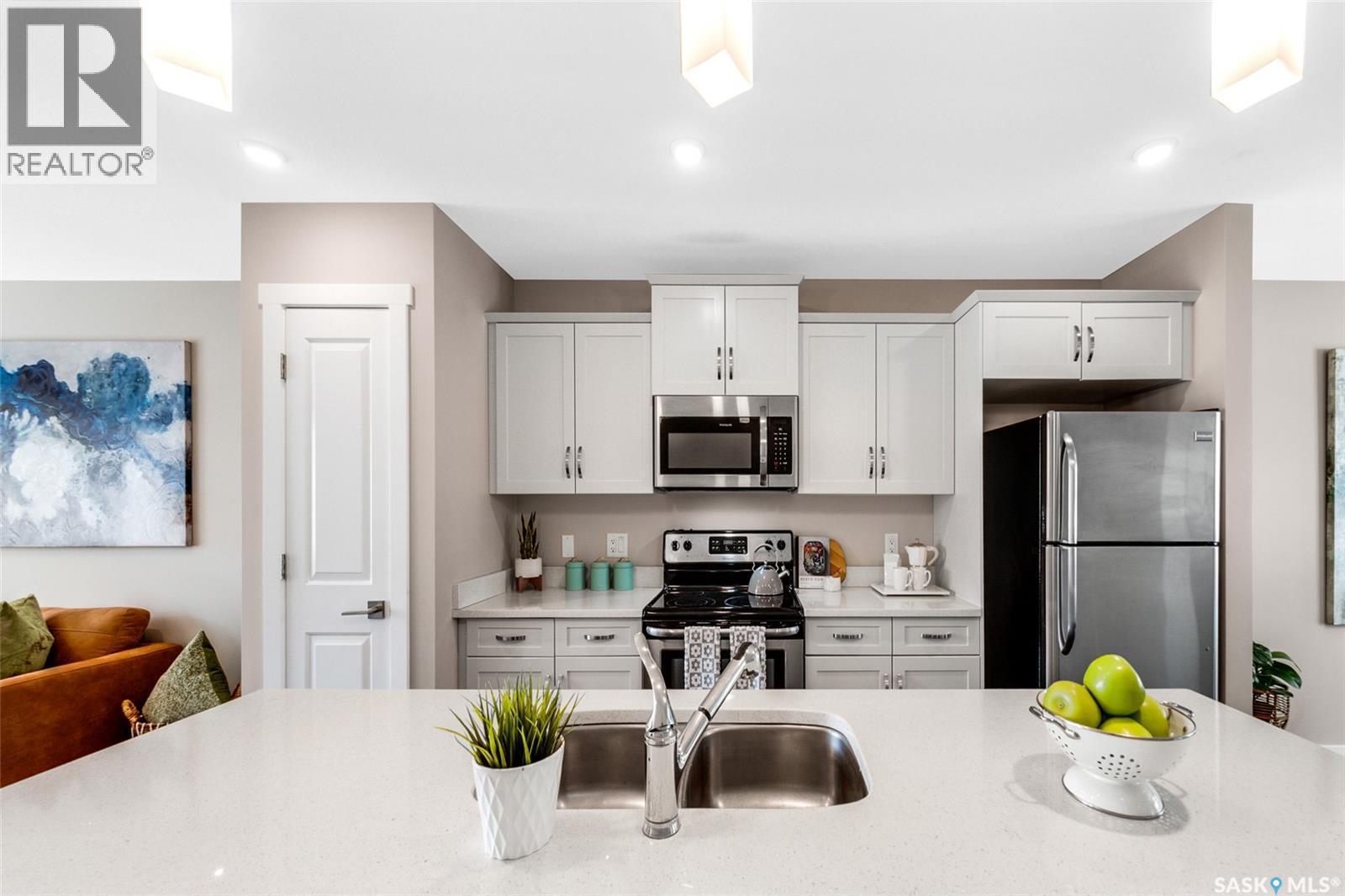 214 1220 Pringle Way, Saskatoon, SK - Indoor Photo Showing Kitchen