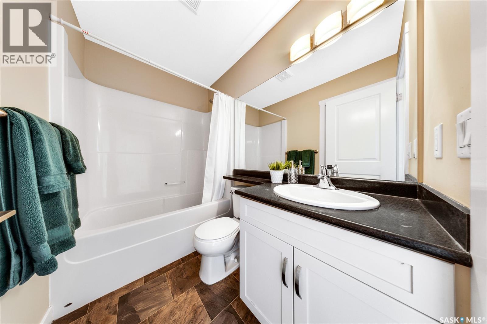 214 1220 Pringle Way, Saskatoon, SK - Indoor Photo Showing Bathroom