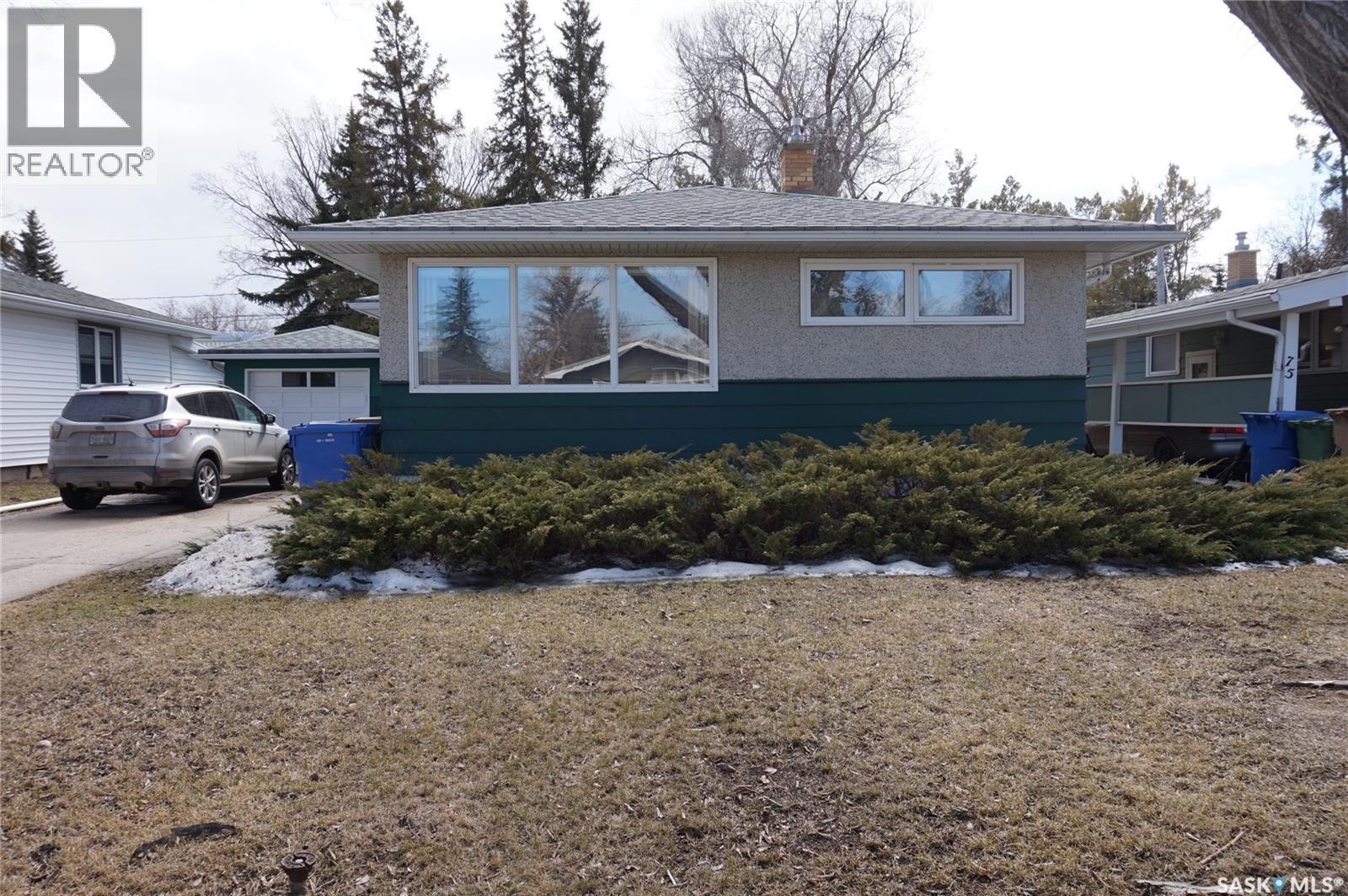 77 Millar Crescent, Regina, SK - Outdoor