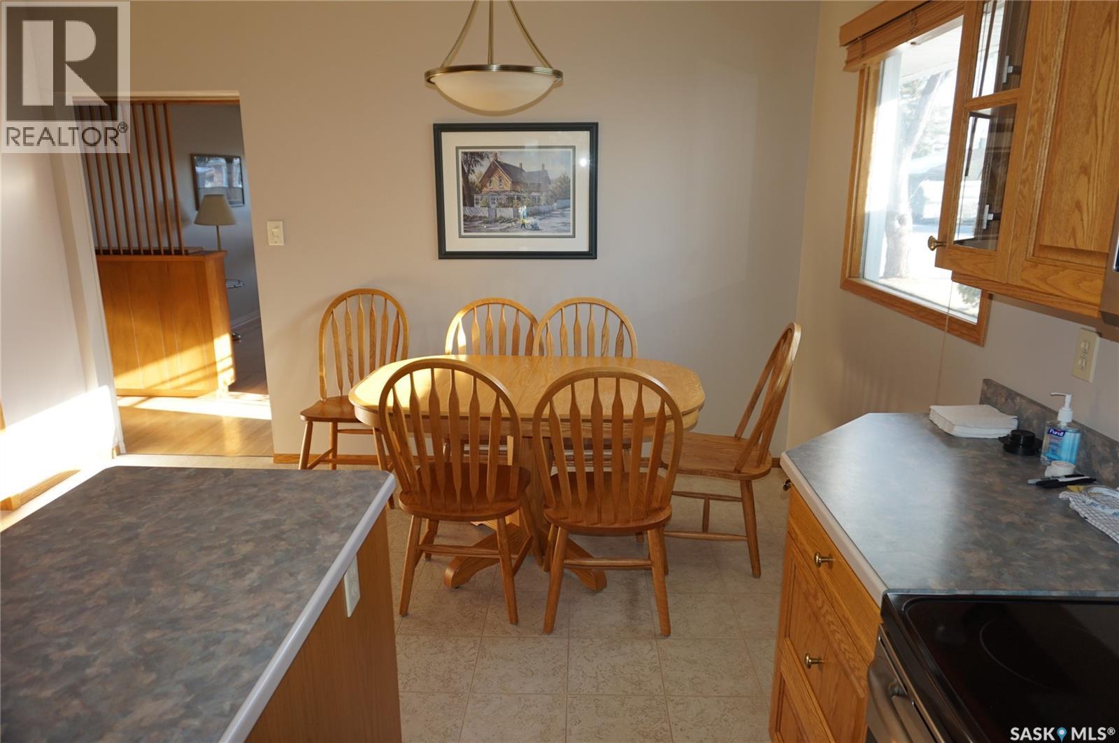 77 Millar Crescent, Regina, SK - Indoor Photo Showing Dining Room