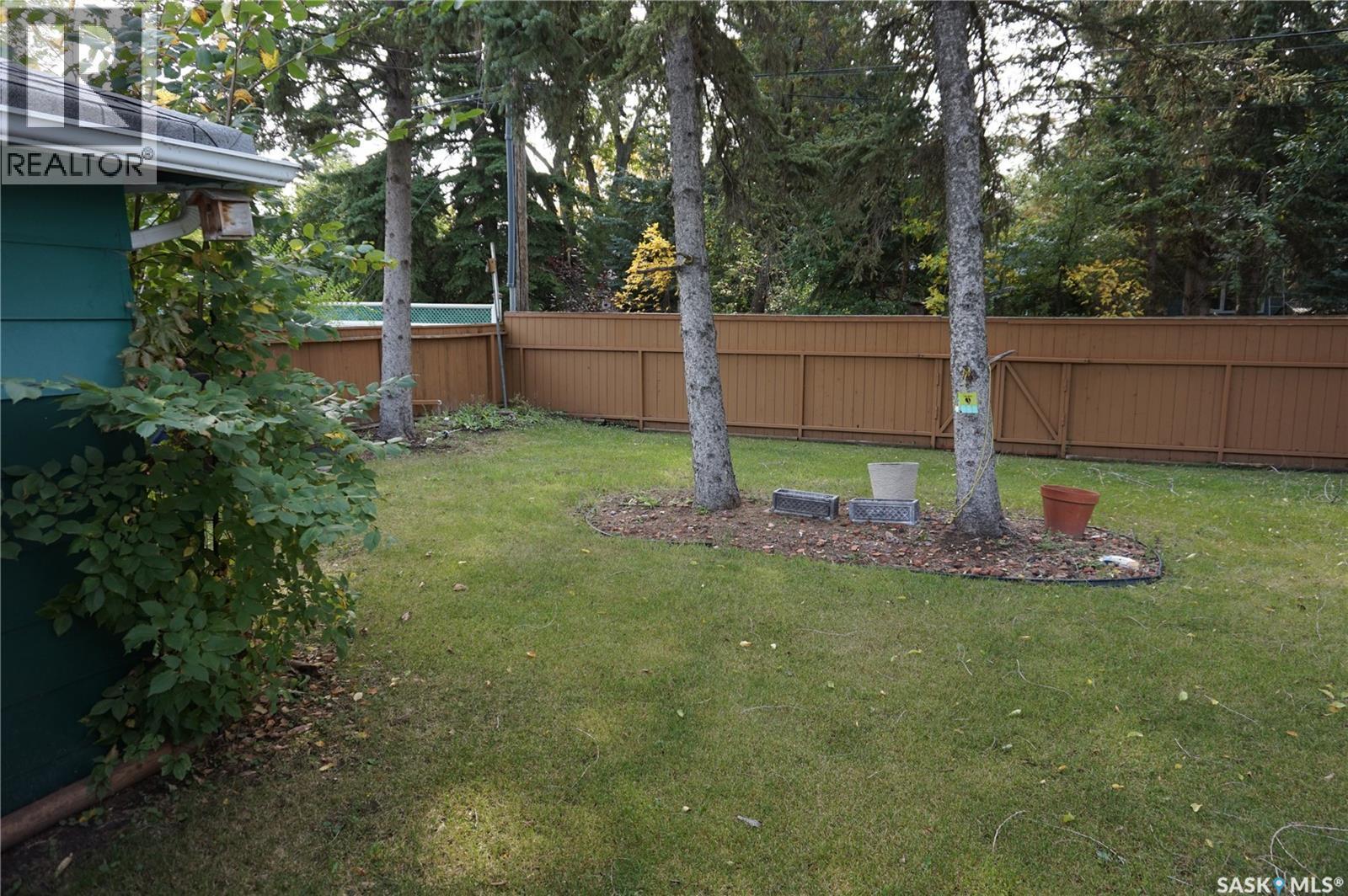 77 Millar Crescent, Regina, SK - Outdoor