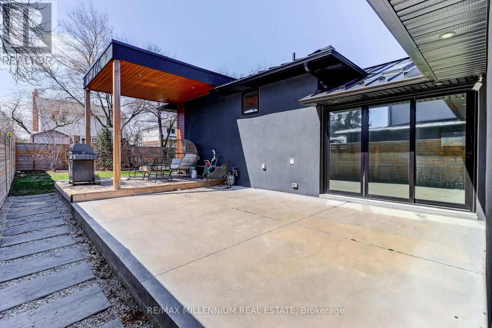 2498 Frankfield Road, Mississauga, ON - Outdoor