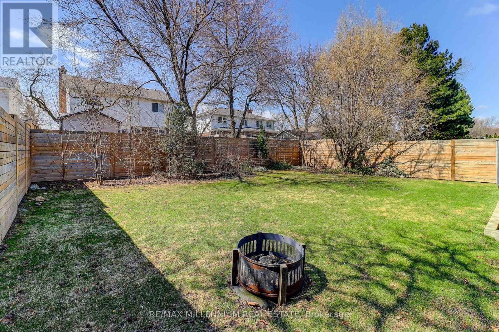 2498 Frankfield Road, Mississauga, ON - Outdoor