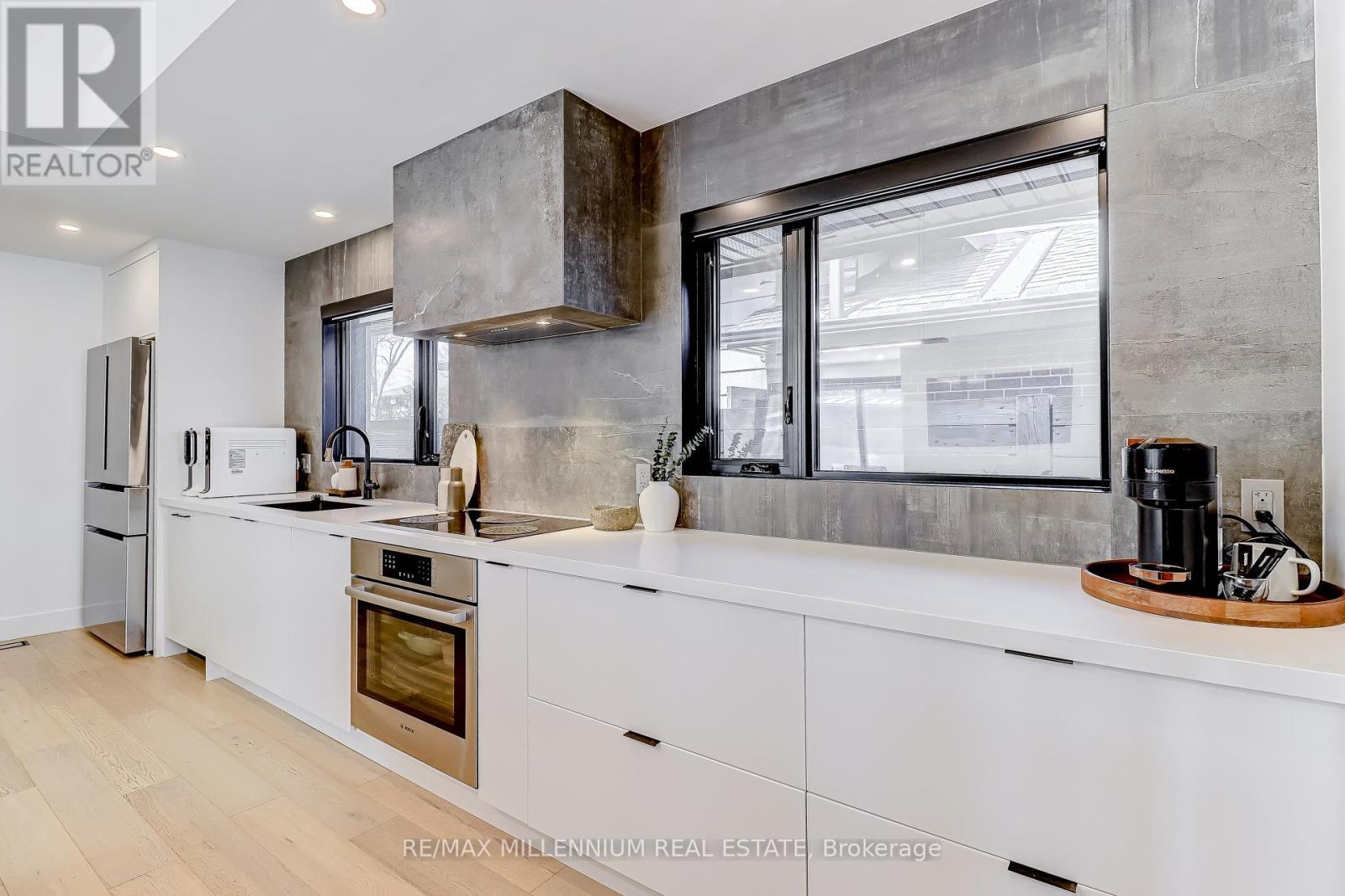 2498 Frankfield Road, Mississauga, ON - Indoor Photo Showing Kitchen