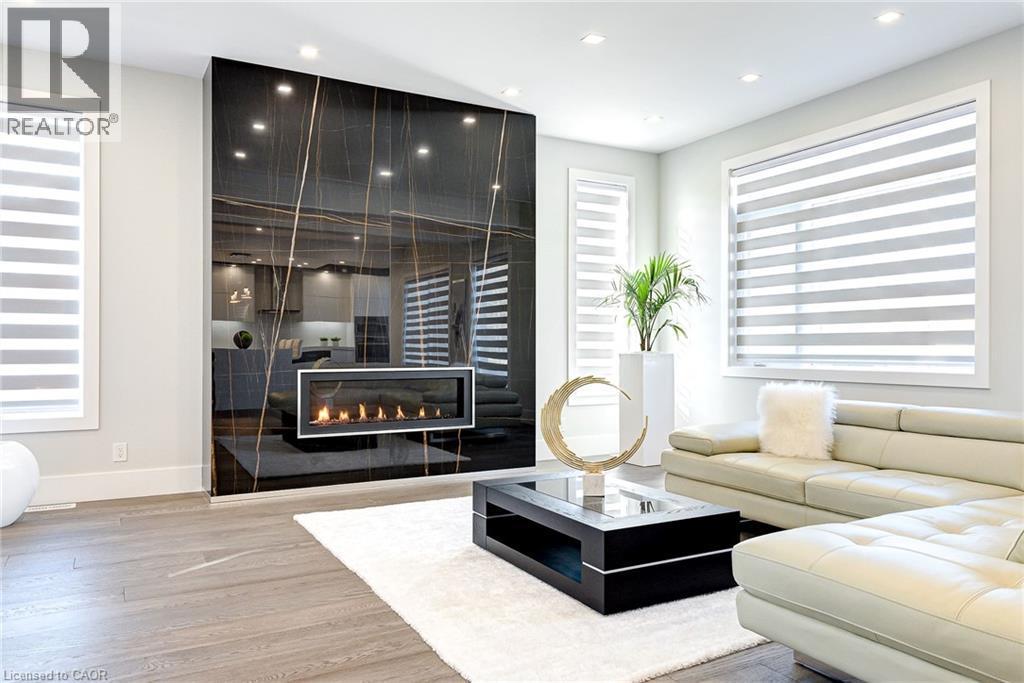685 Meadowsweet Avenue, Waterloo, ON - Indoor Photo Showing Living Room With Fireplace