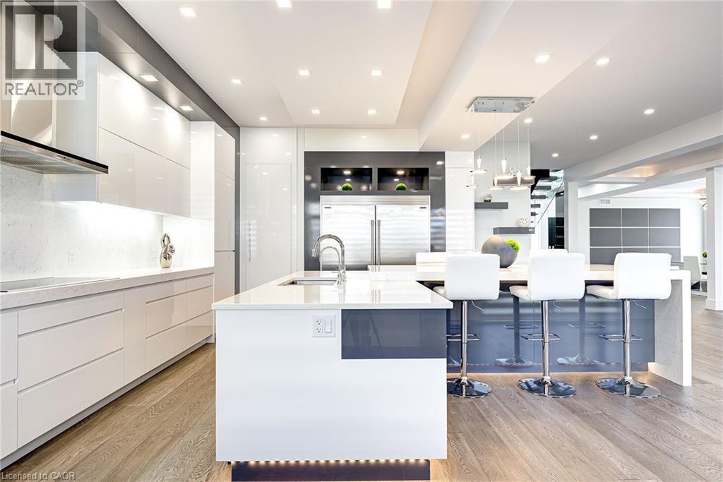 685 Meadowsweet Avenue, Waterloo, ON - Indoor Photo Showing Kitchen With Upgraded Kitchen