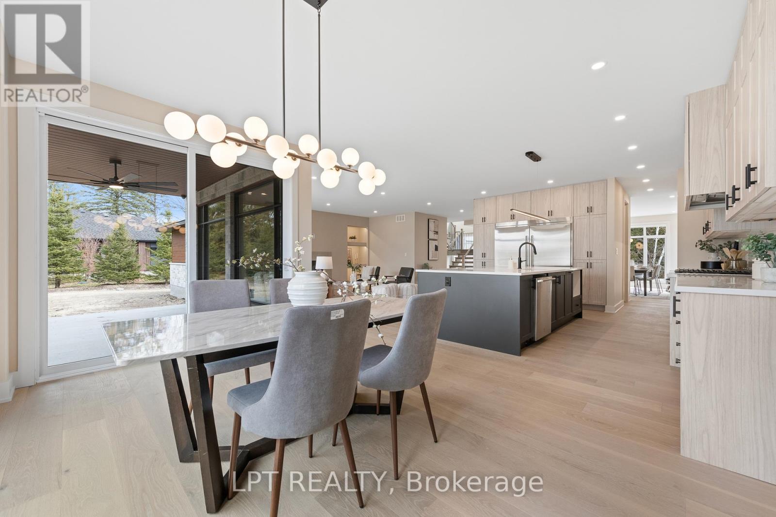 15 Briggs Avenue, Ottawa, ON - Indoor Photo Showing Dining Room
