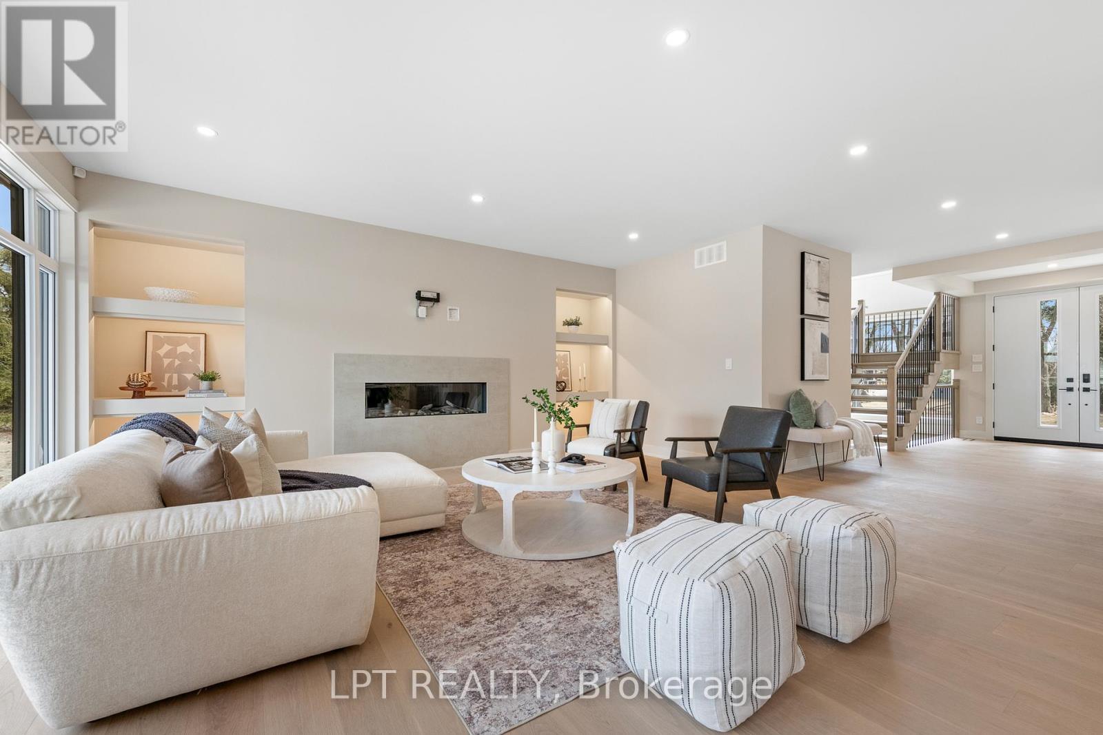 15 Briggs Avenue, Ottawa, ON - Indoor Photo Showing Living Room With Fireplace