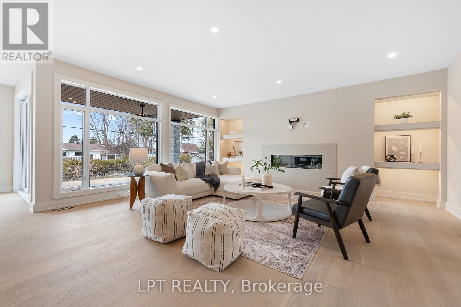 15 Briggs Avenue, Ottawa, ON - Indoor Photo Showing Living Room With Fireplace