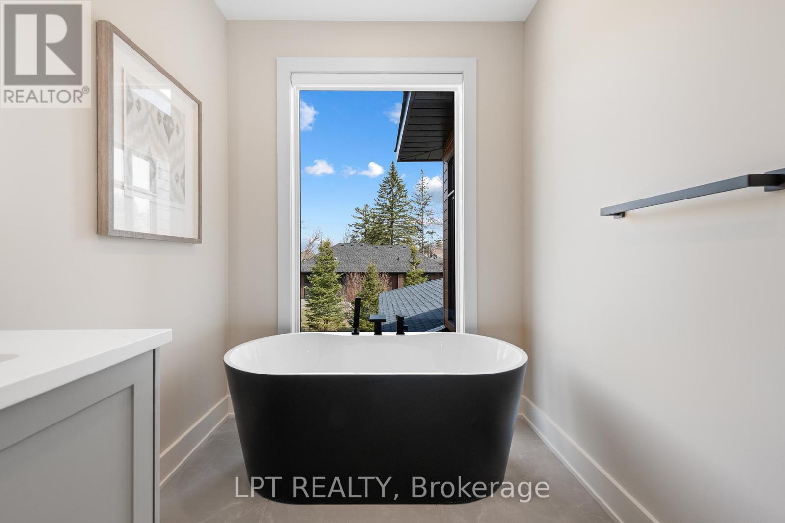 15 Briggs Avenue, Ottawa, ON - Indoor Photo Showing Bathroom
