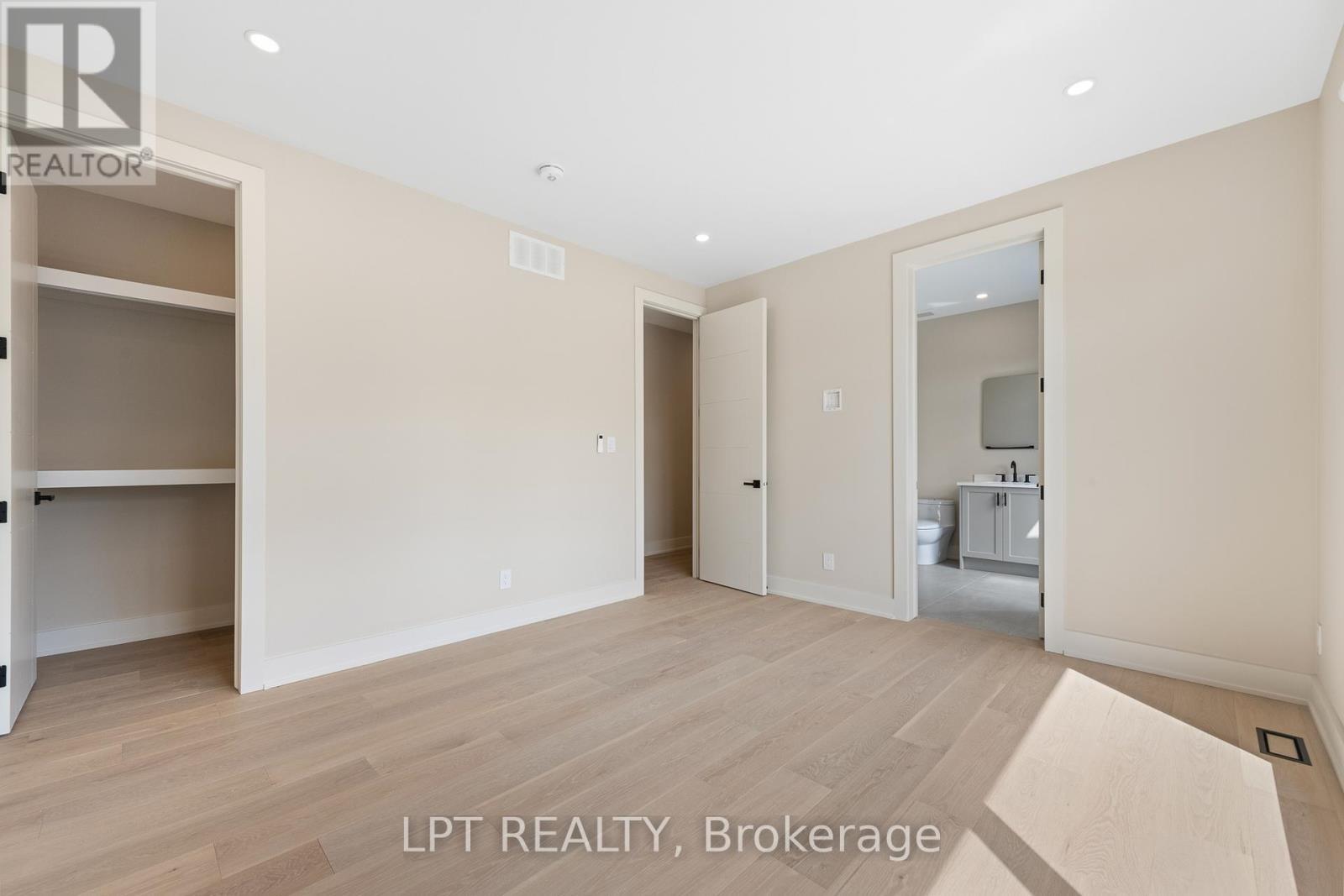 15 Briggs Avenue, Ottawa, ON - Indoor Photo Showing Other Room